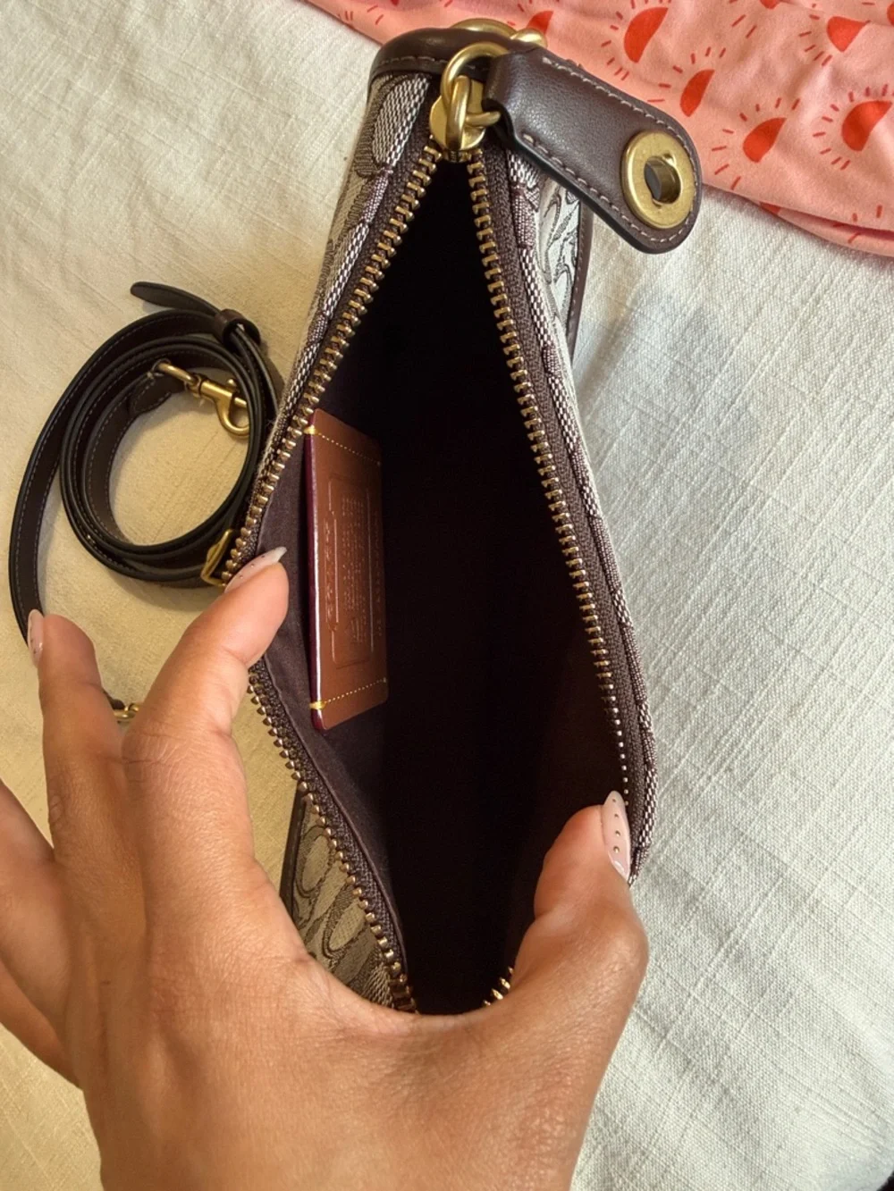 Coach Originals Swinger Signature Jacquard Shoulder Bag in Oak Maple - Picture 5 of 5